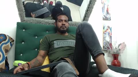 Snapshot of blade_foxx chatting on 01/22/25, 06:31 Richard online show from 01/22/25, 06:31