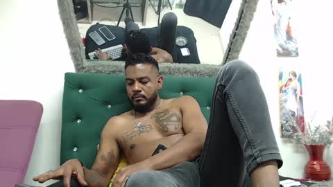 Snapshot of blade_foxx chatting on 01/25/25, 11:43 Richard online show from 01/25/25, 11:43