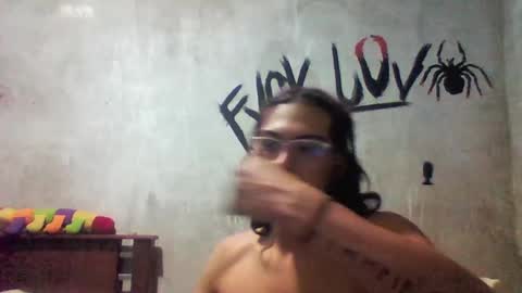 Snapshot of blade_sensual chatting on 12/15/25, 04:39 blade_sensual online show from 12/15/25, 04:39