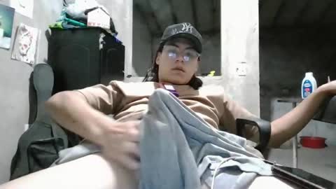 Snapshot of blade_sensual chatting on 06/20/26, 06:49 blade_sensual online show from 06/20/26, 06:49