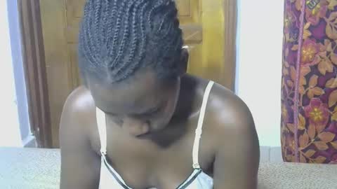 VIVIAN online show from 10/08/25, 12:25