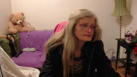 Snapshot of blairfort chatting on 12/05/24, 03:04 blairfort online show from 12/05/24, 03:04