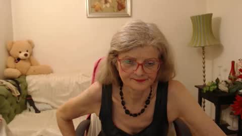 Snapshot of blairfort chatting on 01/09/25, 01:24 blairfort online show from 01/09/25, 01:24