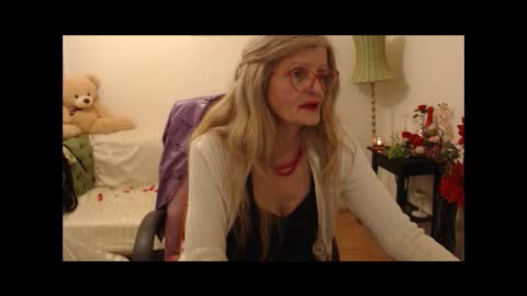 Snapshot of blairfort chatting on 02/15/25, 02:44 blairfort online show from 02/15/25, 02:44