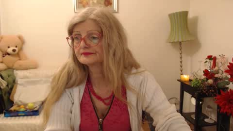 Snapshot of blairfort chatting on 02/19/25, 10:09 blairfort online show from 02/19/25, 10:09