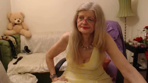 Snapshot of blairfort chatting on 02/27/25, 02:10 blairfort online show from 02/27/25, 02:10