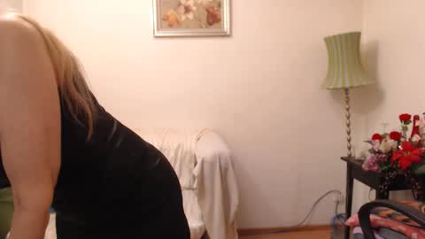 Snapshot of blairfort chatting on 03/08/25, 10:43 blairfort online show from 03/08/25, 10:43