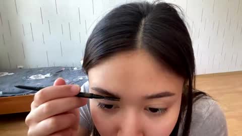 Mila online show from 04/15/26, 08:21