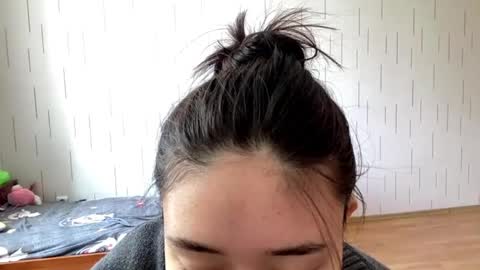 Mila online show from 04/22/26, 08:28