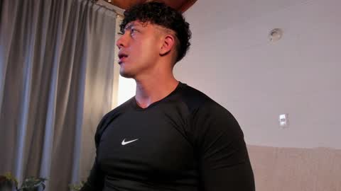 Snapshot of blake_levi chatting on 12/23/24, 12:14 Blake Levi Independent Model online show from 12/23/24, 12:14