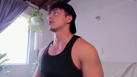 Snapshot of blake_levi chatting on 02/01/25, 07:02 Blake Levi Independent Model online show from 02/01/25, 07:02