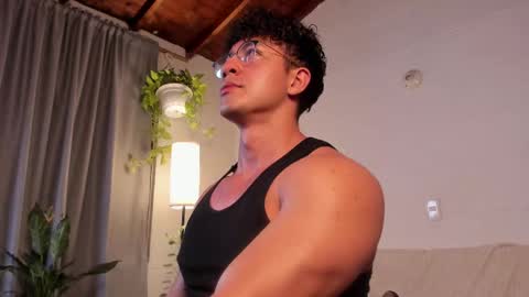 Snapshot of blake_levi chatting on 02/26/25, 02:37 Blake Levi Independent Model online show from 02/26/25, 02:37