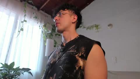 Snapshot of blake_levi chatting on 04/30/26, 04:35 Blake Levi Independent Model online show from 04/30/26, 04:35