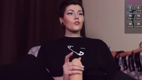 Britney online show from 02/09/25, 04:07