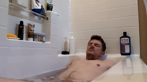 Snapshot of blakenextdoor chatting on 12/28/24, 02:33 Blake Jonson online show from 12/28/24, 02:33