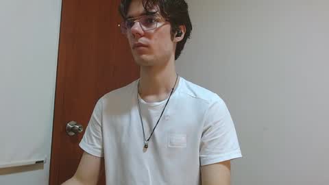 Snapshot of blakeshatter chatting on 01/03/25, 01:27 blakeshatter online show from 01/03/25, 01:27