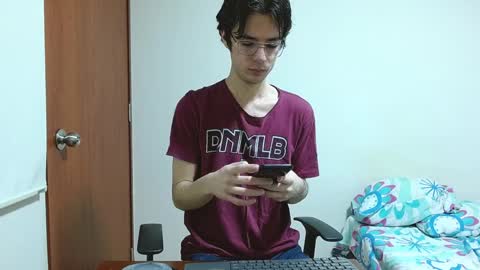 Snapshot of blakeshatter chatting on 01/07/25, 12:52 blakeshatter online show from 01/07/25, 12:52