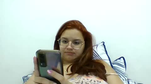 Snapshot of blanquita102530 chatting on 09/28/25, 01:44 Lary online show from 09/28/25, 01:44