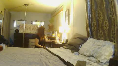 Snapshot of blaqmagic72 chatting on 12/22/25, 01:24 Redandblaq online show from 12/22/25, 01:24