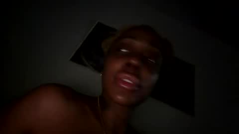 Snapshot of blaxkbarbie chatting on 04/11/26, 07:02 blaxkbarbie online show from 04/11/26, 07:02