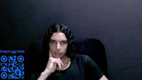 Snapshot of blek00x chatting on 05/15/26, 02:07 blek00x online show from 05/15/26, 02:07
