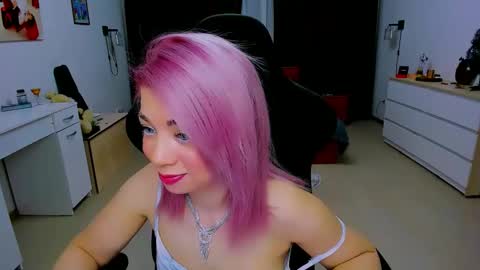 Snapshot of blinkofeyes chatting on 12/02/24, 03:37 Nicole online show from 12/02/24, 03:37