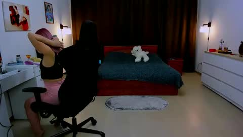 Nicole online show from 12/05/24, 10:01