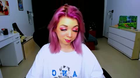 Nicole online show from 12/29/24, 10:34