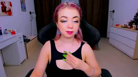 Nicole online show from 01/14/25, 03:53