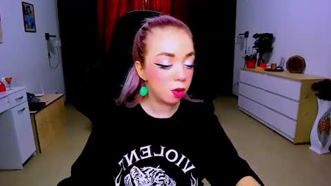 Nicole online show from 01/21/25, 06:54