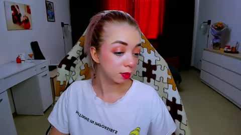 Nicole online show from 02/08/25, 09:56