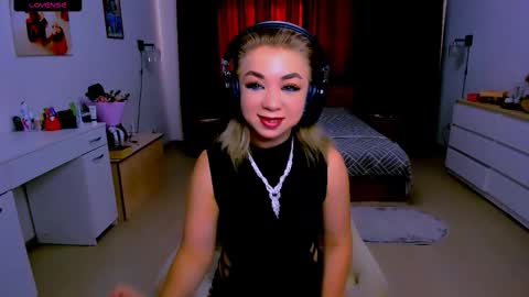 Nicole online show from 09/10/25, 06:24