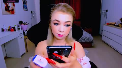 Nicole online show from 09/11/25, 07:08