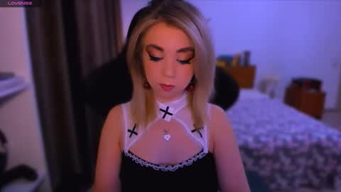 Nicole online show from 11/20/25, 10:15