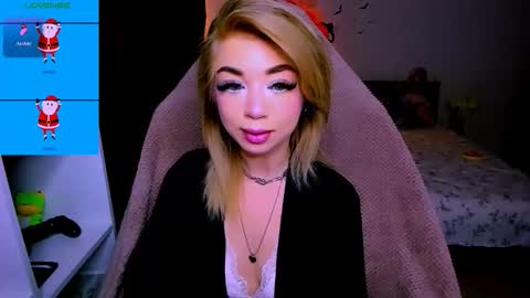 Snapshot of blinkofeyess chatting on 12/22/25, 11:46 Nicole online show from 12/22/25, 11:46