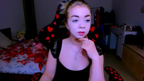Snapshot of blinkofeyess chatting on 02/17/26, 04:31 Nicole online show from 02/17/26, 04:31