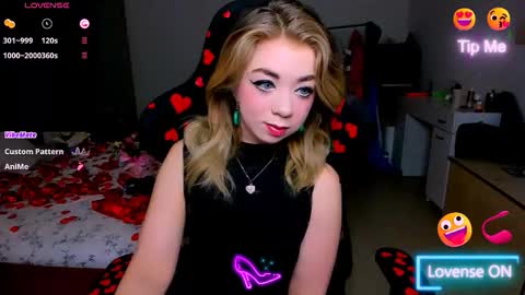 Snapshot of blinkofeyess chatting on 02/18/26, 05:25 Nicole online show from 02/18/26, 05:25