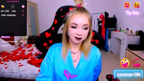 Snapshot of blinkofeyess chatting on 02/19/26, 03:57 Nicole online show from 02/19/26, 03:57