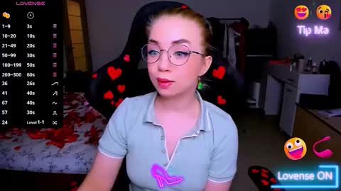 Snapshot of blinkofeyess chatting on 02/24/26, 01:42 Nicole online show from 02/24/26, 01:42