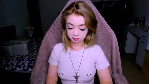 Snapshot of blinkofeyess chatting on 05/16/26, 06:07 Nicole online show from 05/16/26, 06:07