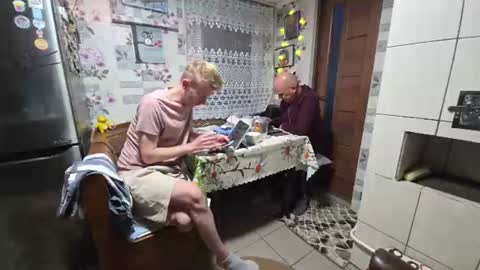 Snapshot of blond_boy69 chatting on 07/06/26, 07:05 blond_boy69 online show from 07/06/26, 07:05