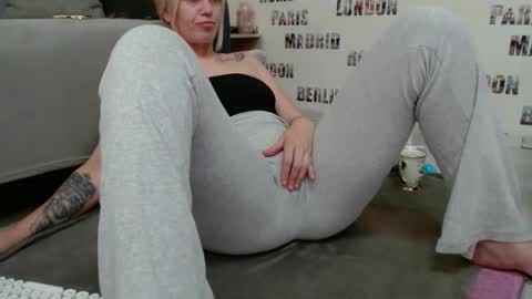 Snapshot of blonddaiana23 chatting on 05/30/26, 07:00 blonddaiana23 online show from 05/30/26, 07:00