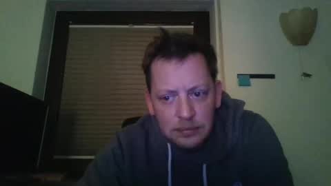 Snapshot of blonde32m chatting on 12/22/24, 03:33 blonde32m online show from 12/22/24, 03:33