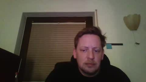 Snapshot of blonde32m chatting on 12/28/24, 01:50 blonde32m online show from 12/28/24, 01:50