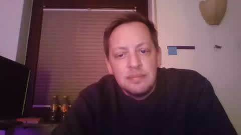 Snapshot of blonde32m chatting on 12/30/24, 04:51 blonde32m online show from 12/30/24, 04:51