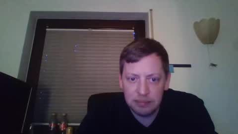 Snapshot of blonde32m chatting on 01/01/25, 03:35 blonde32m online show from 01/01/25, 03:35