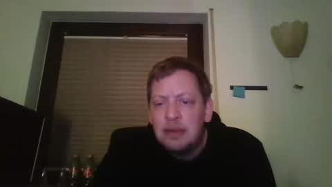 Snapshot of blonde32m chatting on 01/03/25, 12:11 blonde32m online show from 01/03/25, 12:11