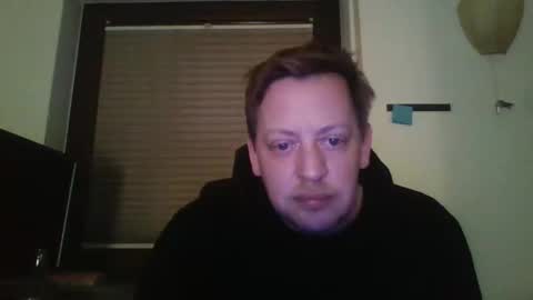 Snapshot of blonde32m chatting on 01/04/25, 02:03 blonde32m online show from 01/04/25, 02:03