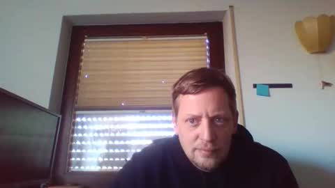 Snapshot of blonde32m chatting on 01/14/25, 01:28 blonde32m online show from 01/14/25, 01:28