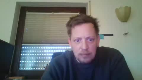 Snapshot of blonde32m chatting on 01/18/25, 08:10 blonde32m online show from 01/18/25, 08:10